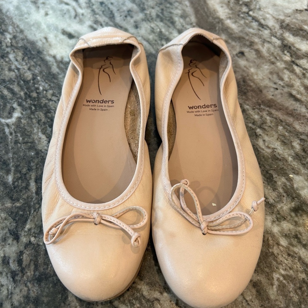 Wonders Beige Bow Loafers, made in Spain. Have wear but GUC